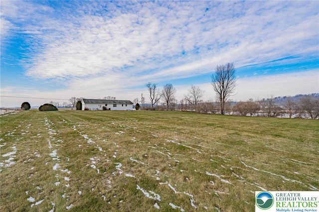 10108 Dietrich Road, Upper Macungie Twp, PA 18031