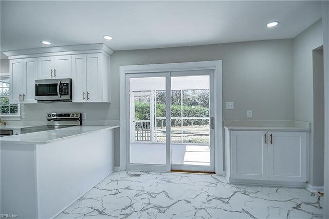 612 Queensgrove CRES, Virginia Beach, VA 23452