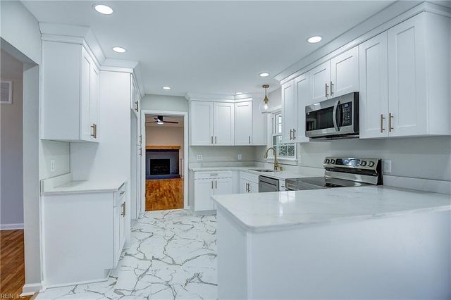 612 Queensgrove CRES, Virginia Beach, VA 23452