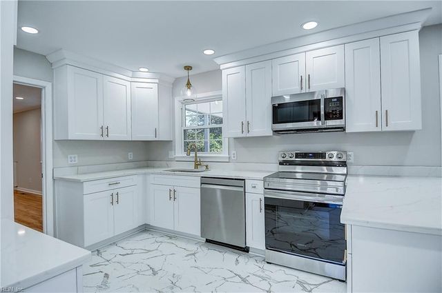 612 Queensgrove CRES, Virginia Beach, VA 23452