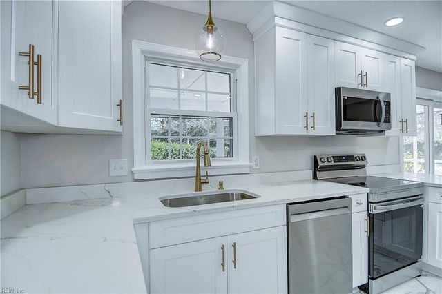 612 Queensgrove CRES, Virginia Beach, VA 23452