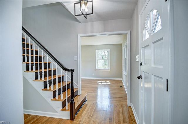 612 Queensgrove CRES, Virginia Beach, VA 23452