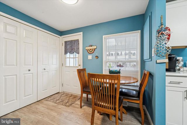 19 WILDBRIAR CT, Harleysville, PA 19438