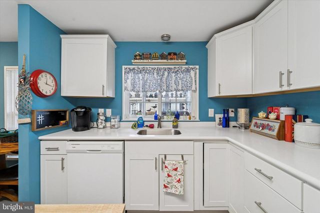 19 WILDBRIAR CT, Harleysville, PA 19438