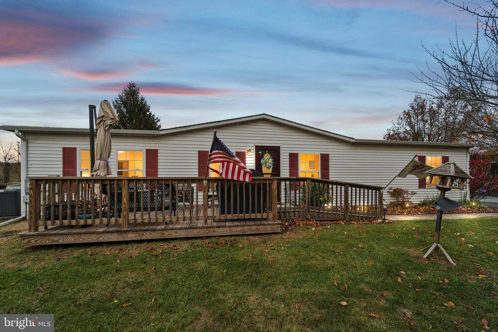 19 WILDBRIAR CT, Harleysville, PA 19438