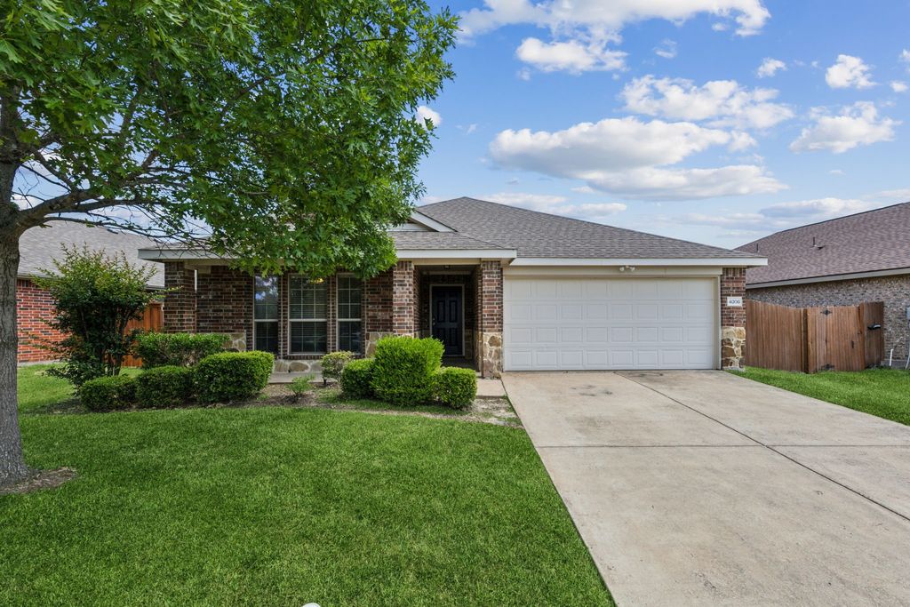 4006 Autumnwood Lane, Heartland, TX 75126