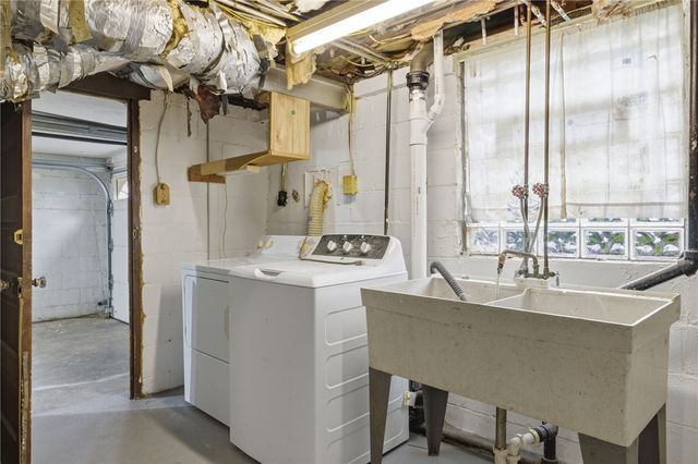 890 Rolling Rock Rd, Baldwin Twp, PA 15234