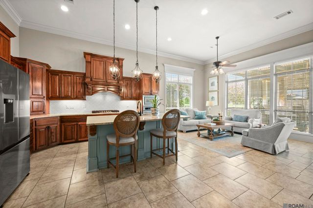 40212 Swan Cir, Gonzales, LA 70737