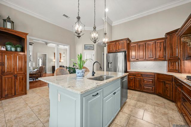40212 Swan Cir, Gonzales, LA 70737