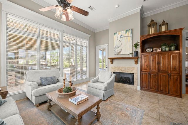 40212 Swan Cir, Gonzales, LA 70737