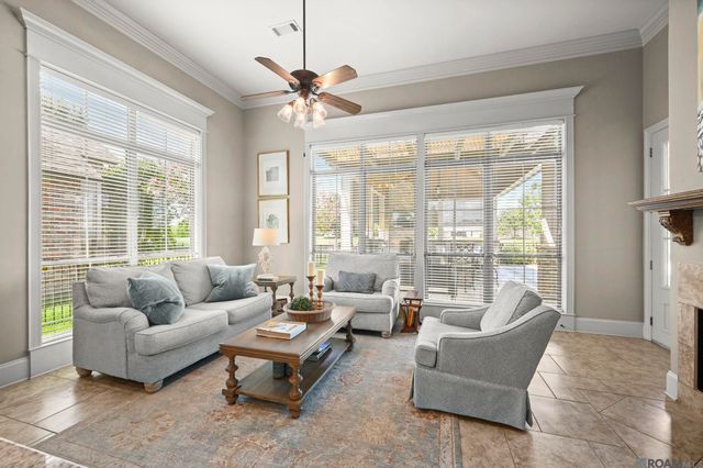 40212 Swan Cir, Gonzales, LA 70737