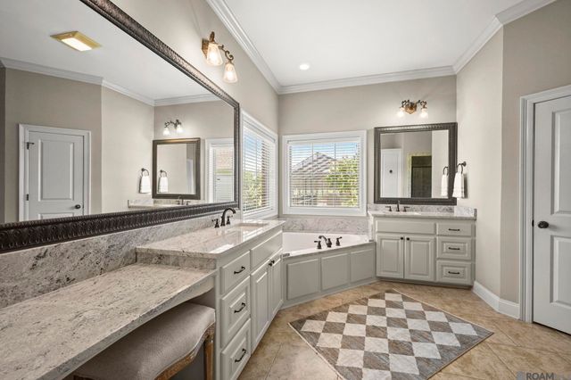 40212 Swan Cir, Gonzales, LA 70737