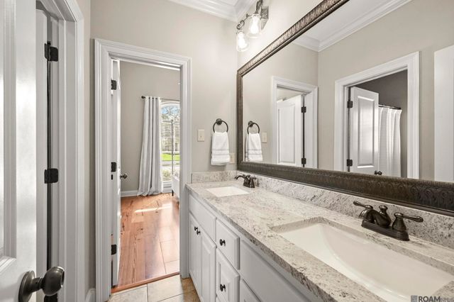 40212 Swan Cir, Gonzales, LA 70737