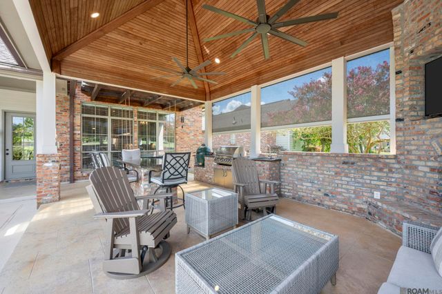 40212 Swan Cir, Gonzales, LA 70737