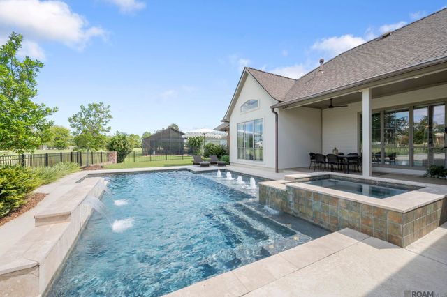 40212 Swan Cir, Gonzales, LA 70737