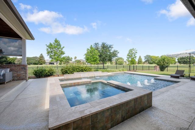 40212 Swan Cir, Gonzales, LA 70737