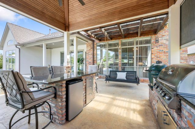 40212 Swan Cir, Gonzales, LA 70737