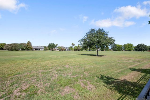 40212 Swan Cir, Gonzales, LA 70737
