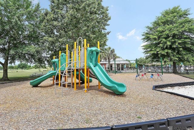 40212 Swan Cir, Gonzales, LA 70737