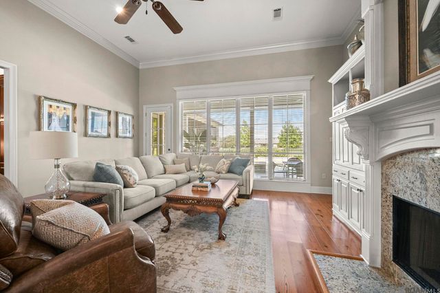 40212 Swan Cir, Gonzales, LA 70737