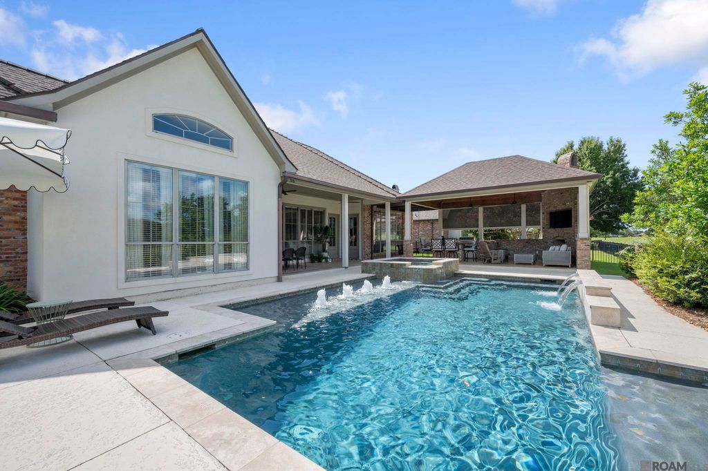 40212 Swan Cir, Gonzales, LA 70737