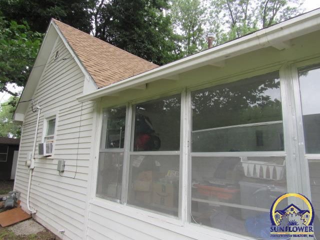 733 NE Winfield AVE, Topeka, KS 66616