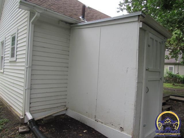 733 NE Winfield AVE, Topeka, KS 66616
