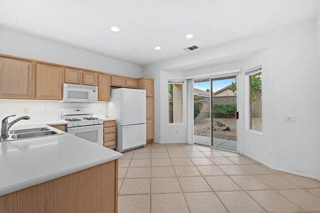 78472 Glastonbury Way, Palm Desert, CA 92211