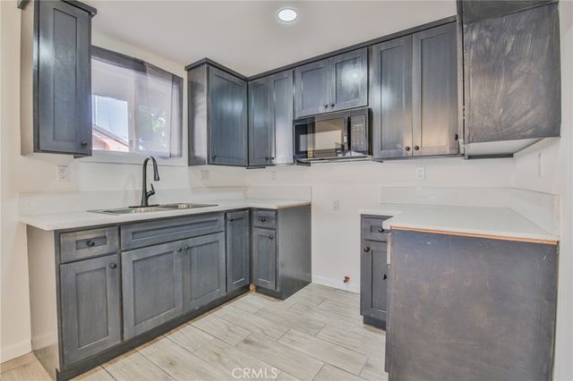 205 W Gage, Los Angeles, CA 90003