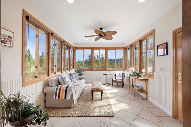 13615 N Riverbluff Ln, Spokane, WA 99208