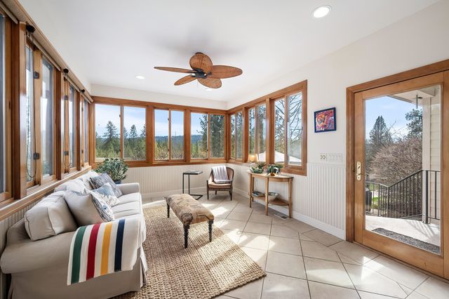 13615 N Riverbluff Ln, Spokane, WA 99208