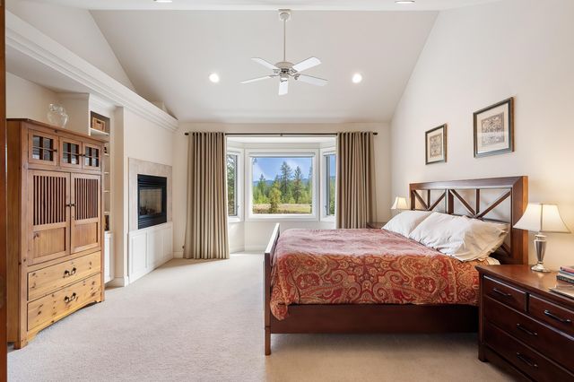 13615 N Riverbluff Ln, Spokane, WA 99208