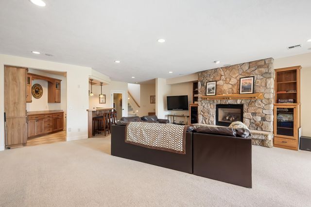 13615 N Riverbluff Ln, Spokane, WA 99208