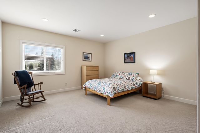 13615 N Riverbluff Ln, Spokane, WA 99208