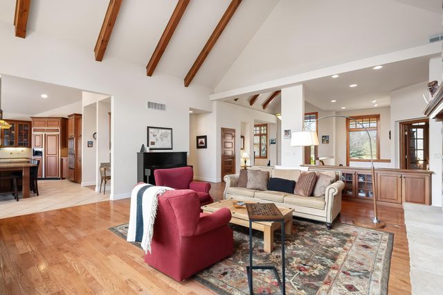 13615 N Riverbluff Ln, Spokane, WA 99208