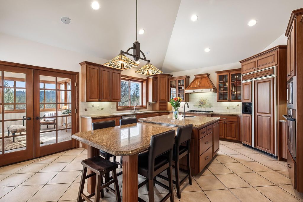 13615 N Riverbluff Ln, Spokane, WA 99208 photo 9