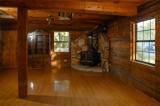 221 Clayton Drive, Pottsboro, TX 75076