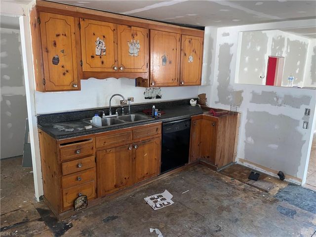 229 Chestnut ST, Suffolk, VA 23434