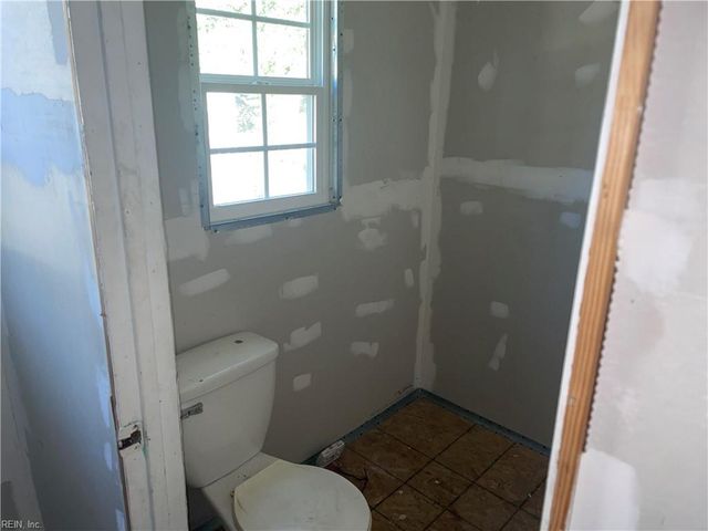 229 Chestnut ST, Suffolk, VA 23434