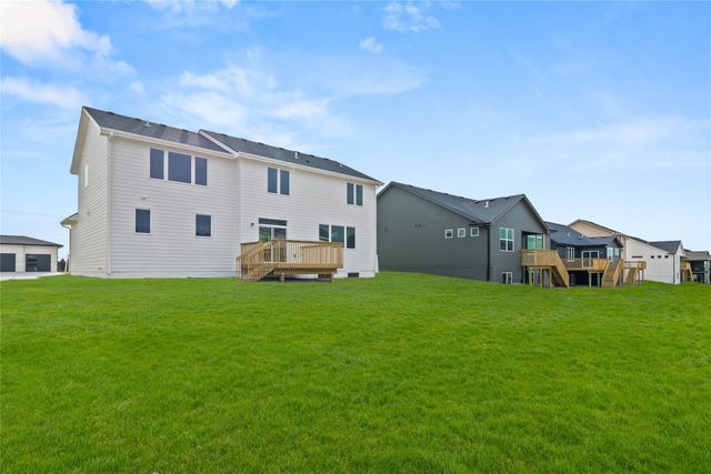 295 NW Red Oak Drive, Waukee, IA 50263