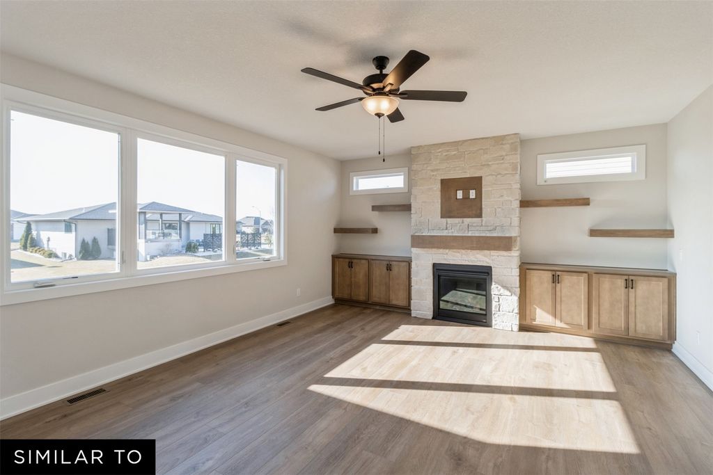 295 NW Red Oak Drive, Waukee, IA 50263