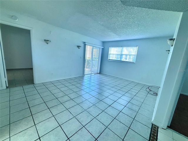 576 FAIRWAYS LANE M104, Ocala, FL 34472