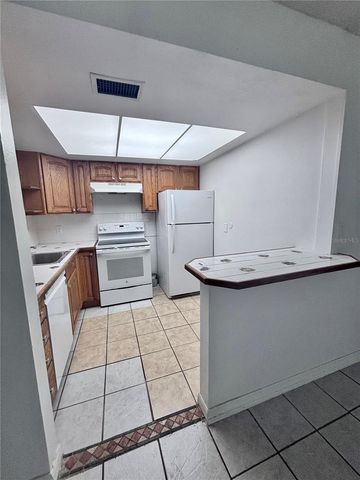 576 FAIRWAYS LANE M104, Ocala, FL 34472
