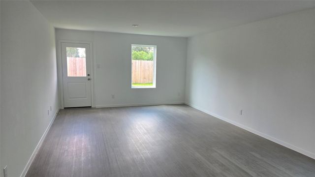 952 Pertuso Lane, Huffman, TX 77336
