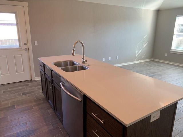 504 B W Weymouth Court B, Siloam Springs, AR 72761