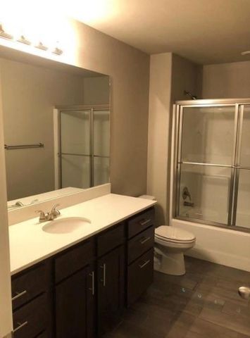 504 B W Weymouth Court B, Siloam Springs, AR 72761