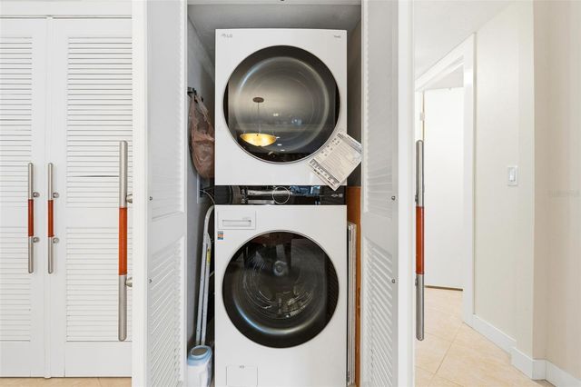 800 BENJAMIN FRANKLIN DRIVE 110, Sarasota, FL 34236