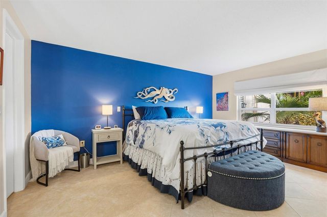 800 BENJAMIN FRANKLIN DRIVE 110, Sarasota, FL 34236