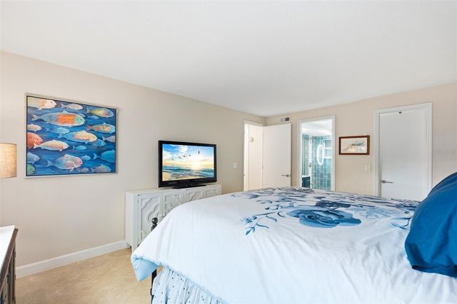 800 BENJAMIN FRANKLIN DRIVE 110, Sarasota, FL 34236