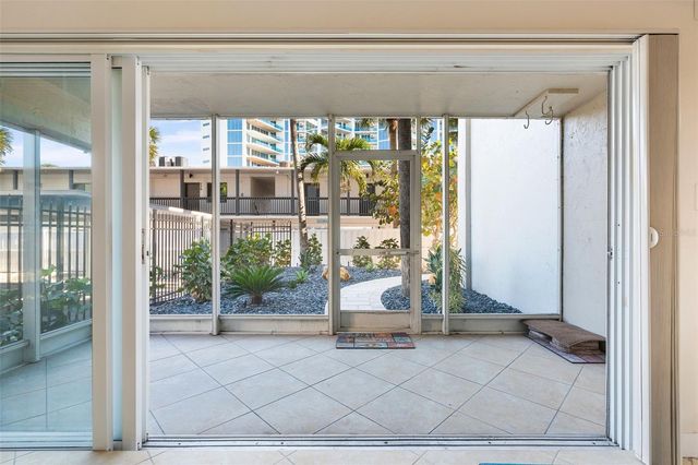 800 BENJAMIN FRANKLIN DRIVE 110, Sarasota, FL 34236